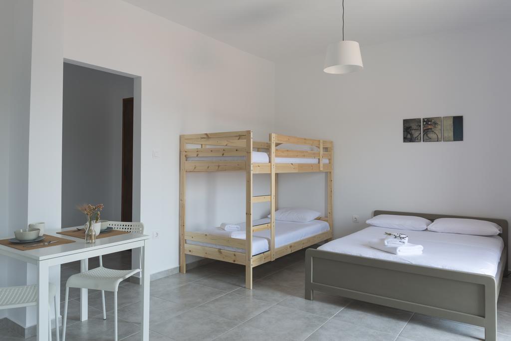 Avli Apartments Pyrgadikia Exterior photo